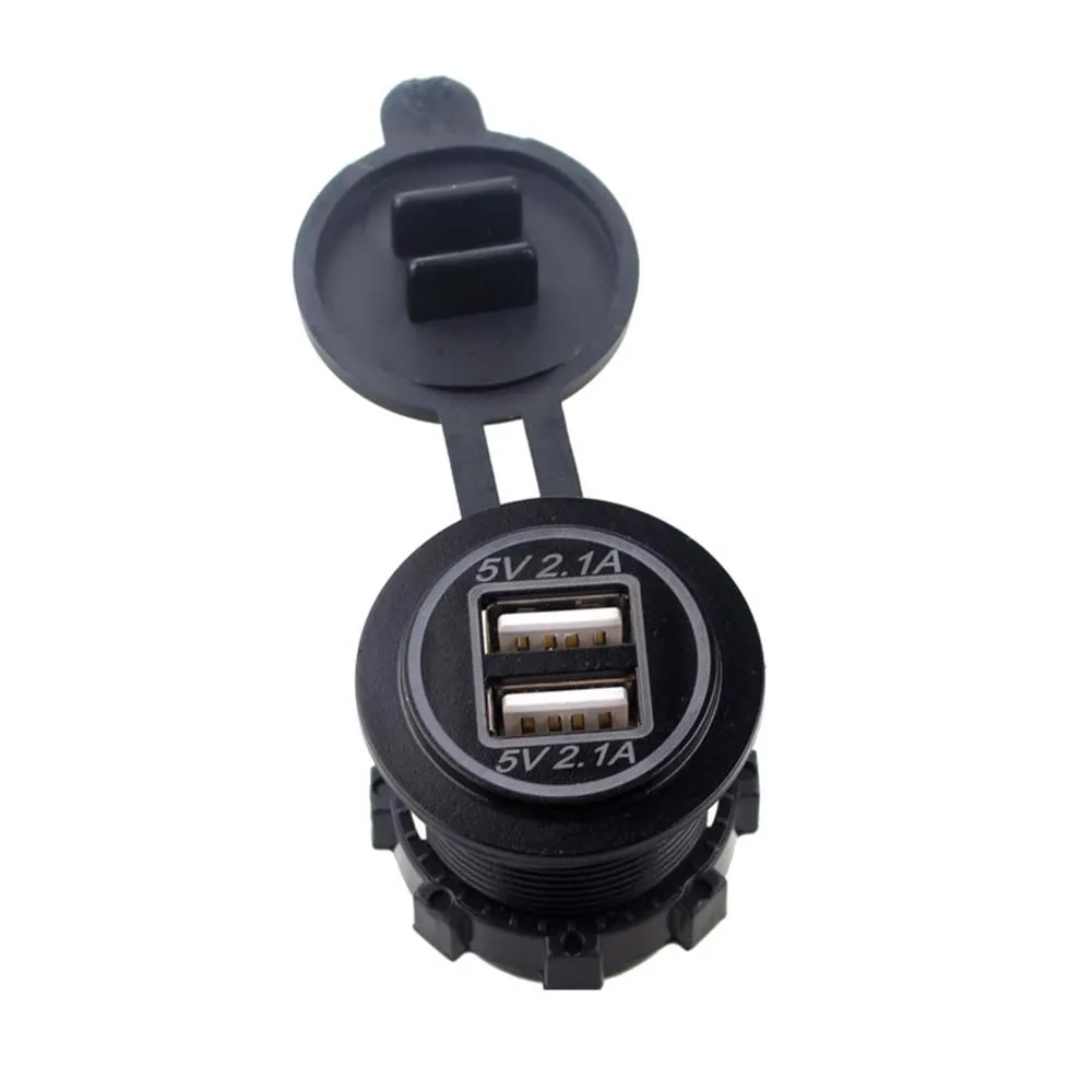 Автомобильное зарядное устройство с двумя USB портами и разъемом для