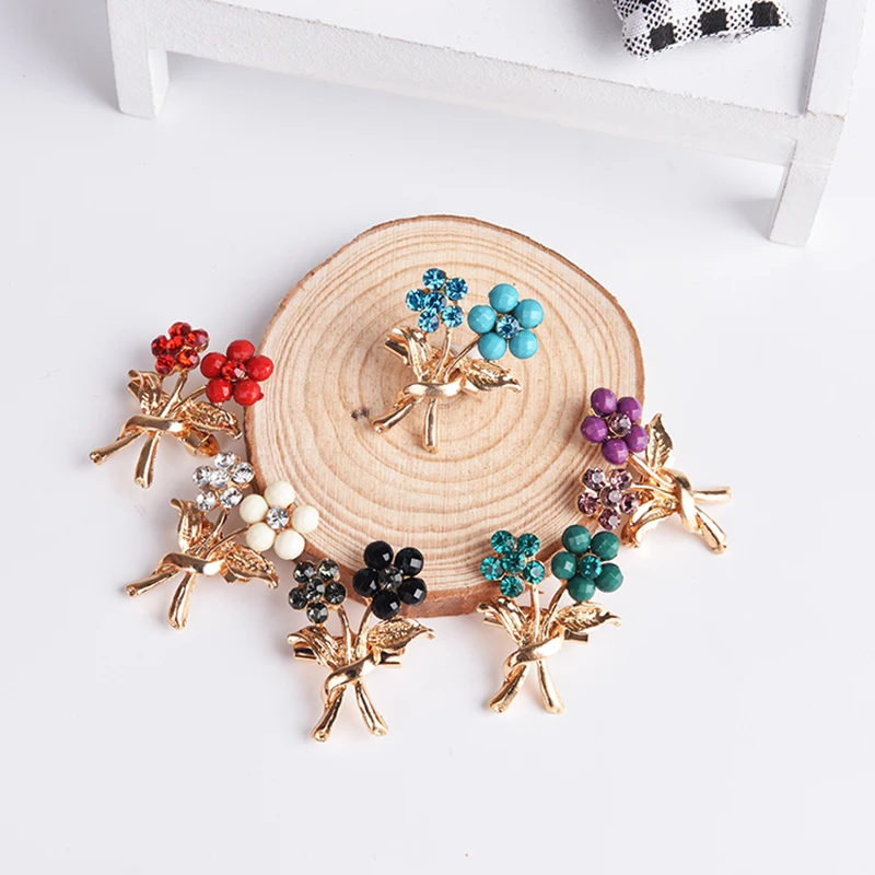 Симпатичный с кристаллами броши ювелирные изделия различные стиль Broche Femme Bijoux булавки платок Брошь для свитера Красочные Настраиваемые