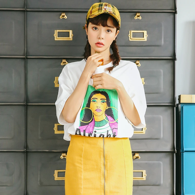 

2019 Spring and Summer New Abstract Personality Head Print Short-sleeved T-shirt Loose Round Neck Female Student Short-sleeved S