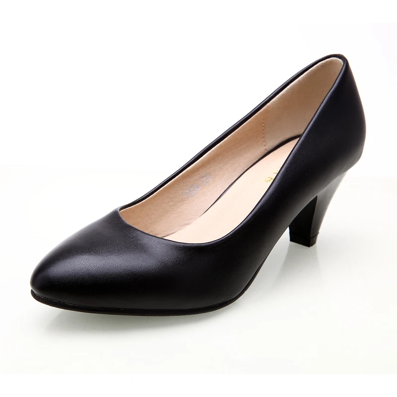 black pumps medium heel
