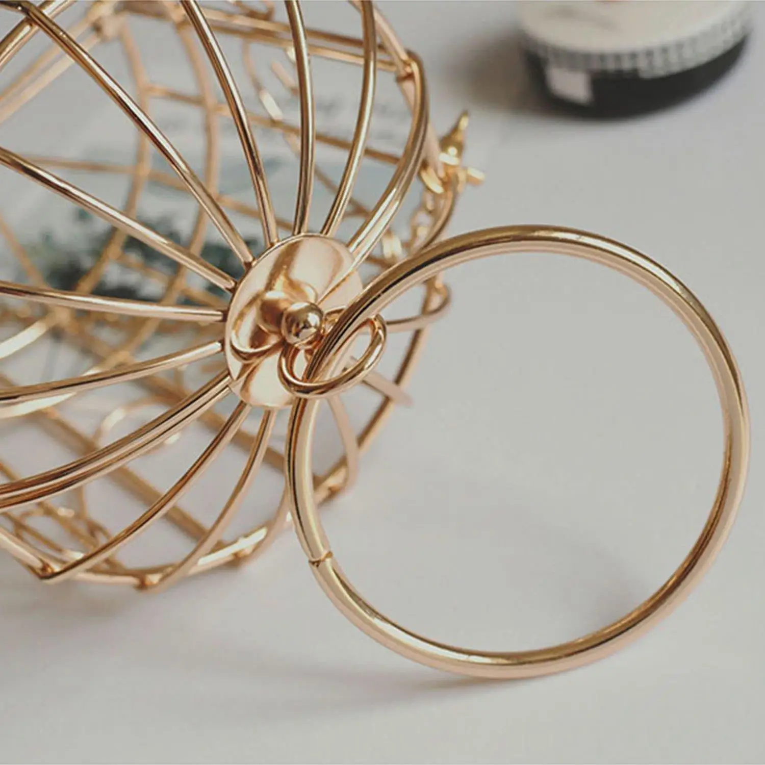 DCOS شخصية الطيور قفص النساء حقيبة يد حمل المعادن قفص الفتيات الأعلى مقبض حقائب عملة محفظة الأزياء حزب الحقيبة شرابة مخلب DCOS شخصية الطيور قفص النساء حقيبة يد حمل المعادن قفص الفتيات الأعلى مقبض حقائب عملة محفظة الأزياء حزب الحقيبة شرابة مخلب