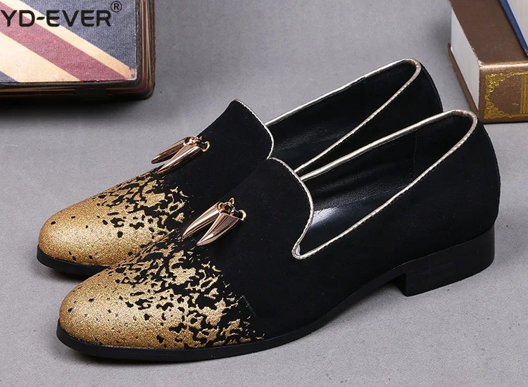 

Luxury Gold Painted Black Men Casual Shoes Fashion Pepper Decor Round Toe Male Comfortable Flats Red Sole Concise Mens Loafers
