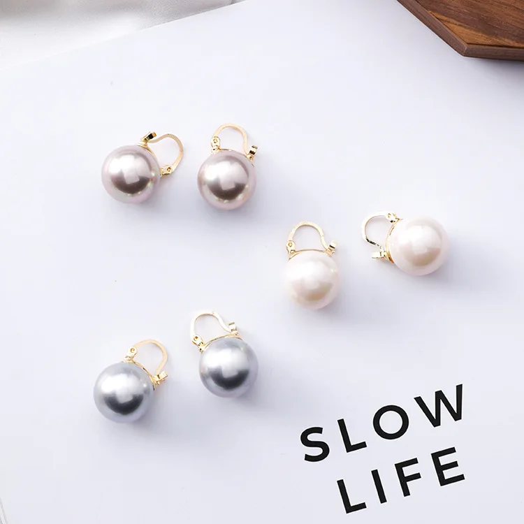 Must Have новые минималистичные Белые Серые маленькие жемчужные серьги-кольца для женщин, винтажные популярные мини жемчужные серьги-шарики