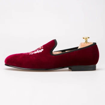 

Imported velvet European and American men's fine embroidered men's shoes