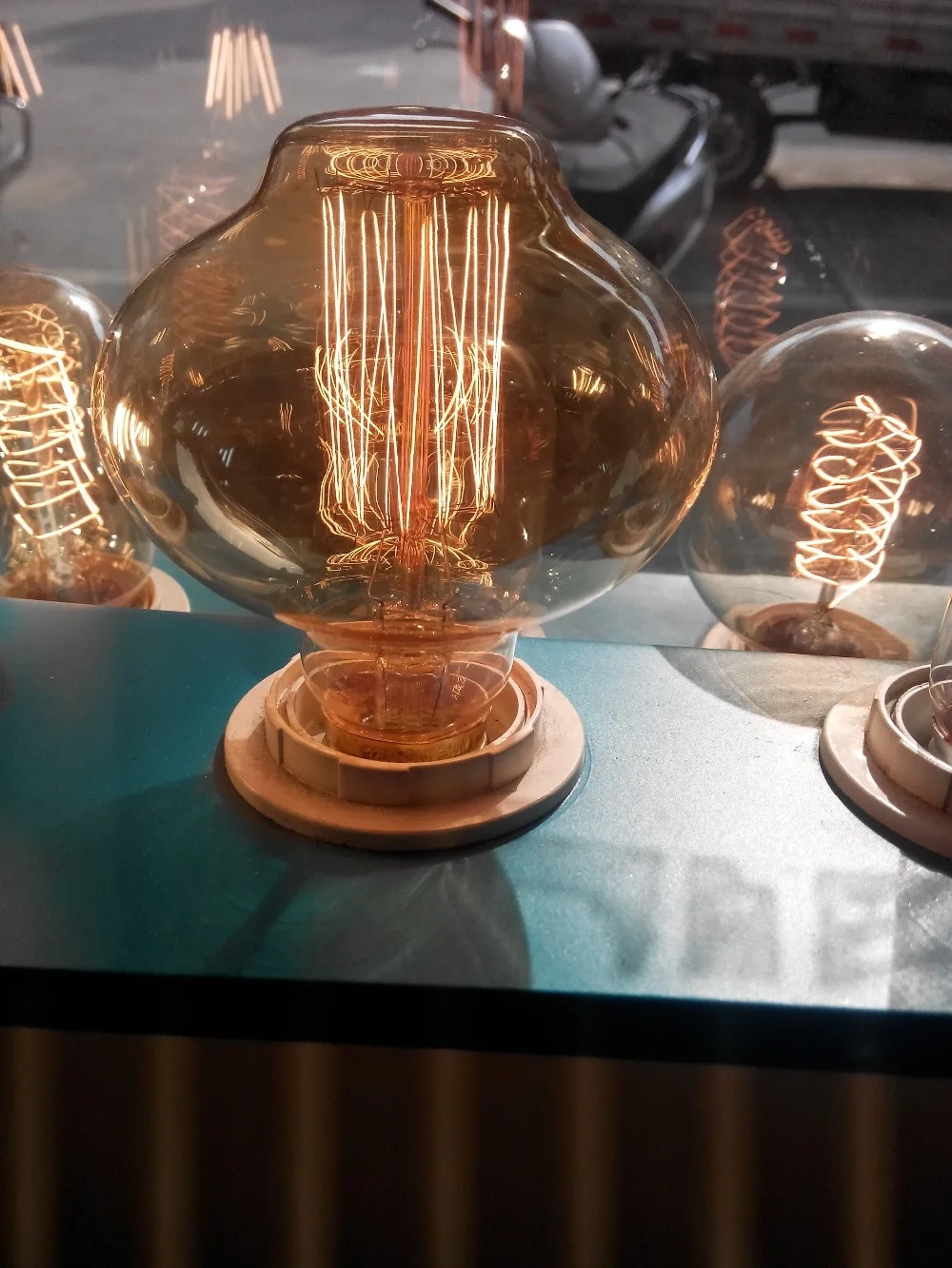 

Vinage Loft Industrial Edison Bulb Antique Style Halogen Filament Decoration E27 Light Bulb Cafe Bar Coffee Shop Restaurant