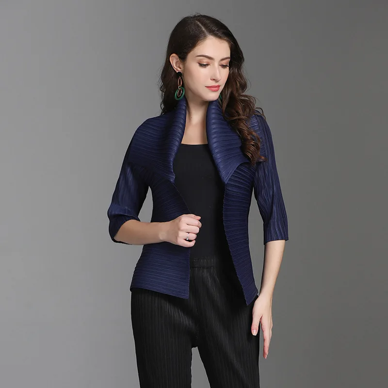 LANMREM Новая модная плиссированная одежда женский кардиган с коротким рукавом и лацканами короткое пальто Vestido YF698 - Цвет: navy blue