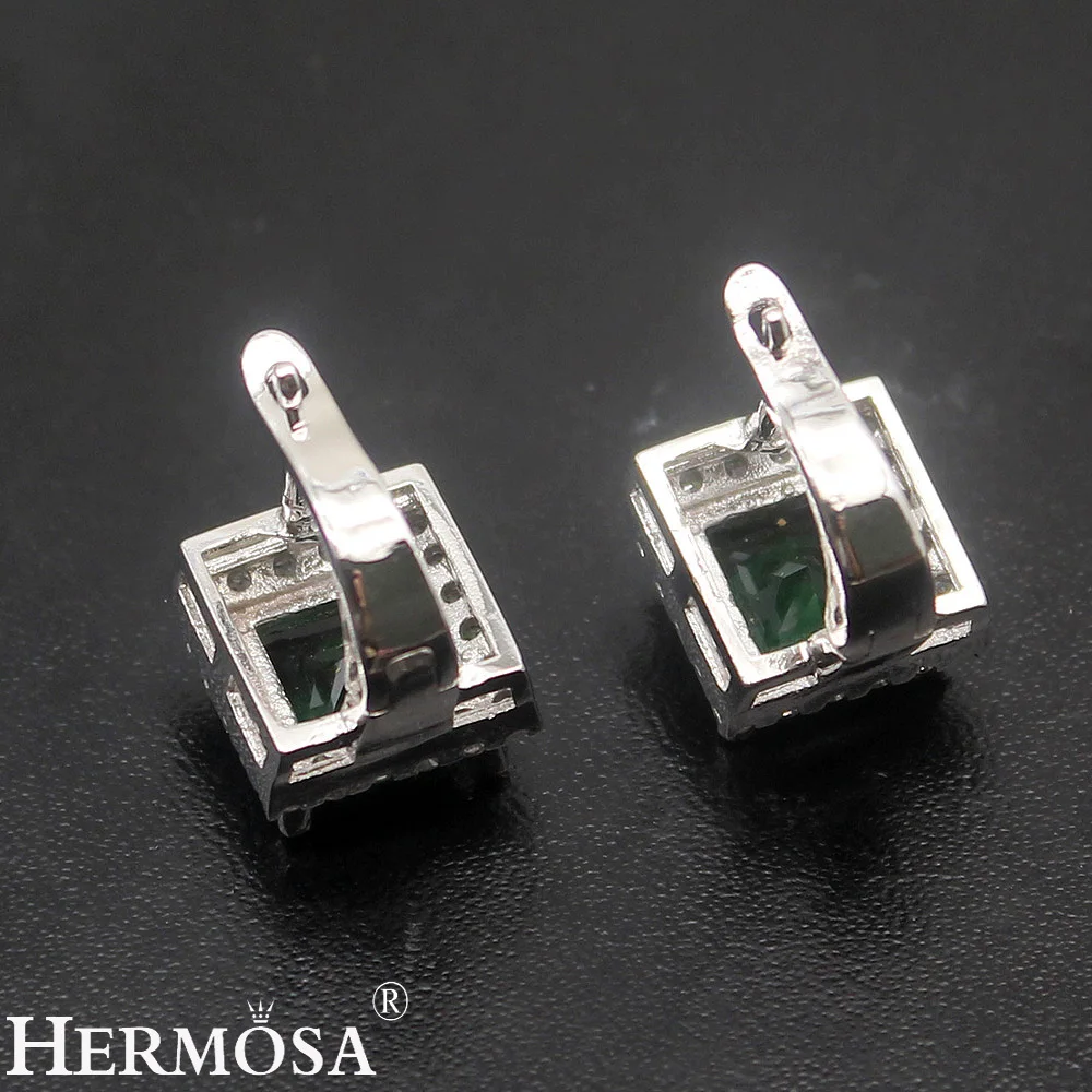 Комплект женских ювелирных изделий Hermosa Pretty серьги гвоздики серебристого цвета