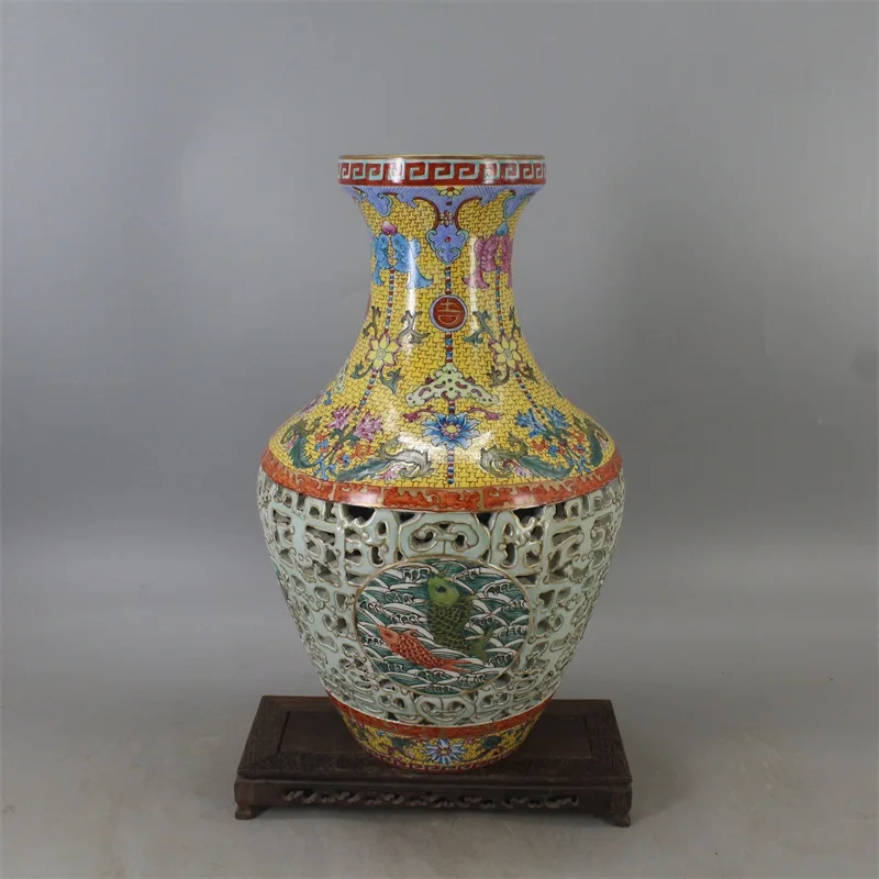 Старинная керамическая ваза Цзиндэчжэнь Qing Qianlong Золотая Пастельная в виде рыбы
