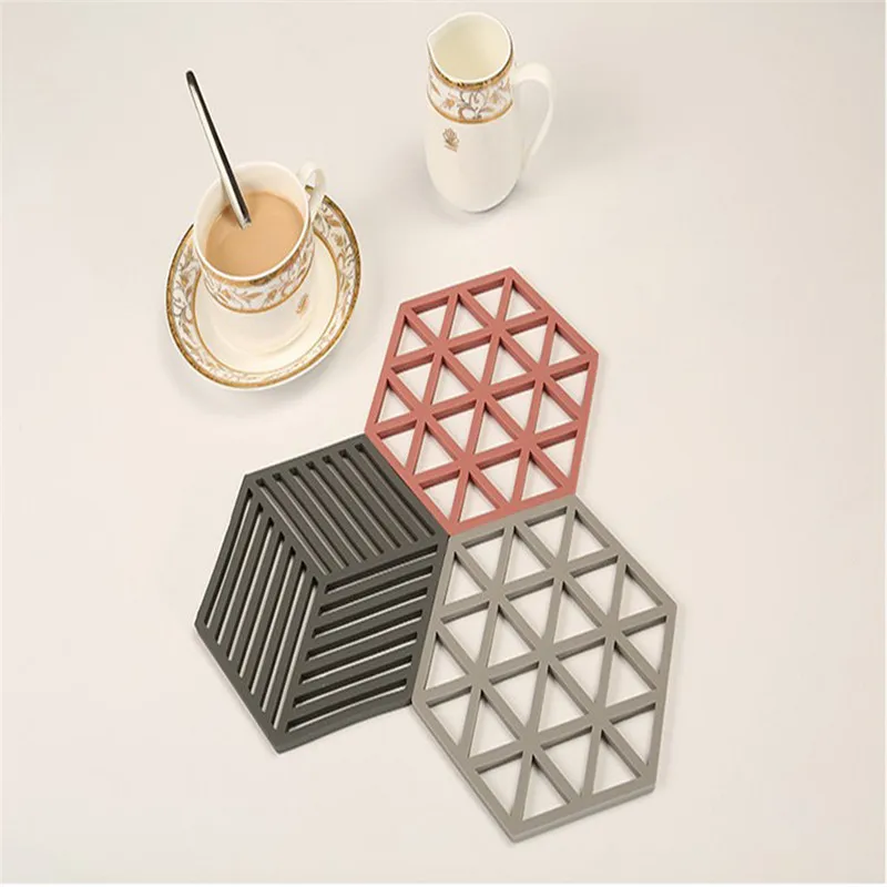 1 pcs KECTTIO Creative Hexagon Silicone Placemat Heat resistant Bowl Mat Kitchen Table Insulation Pad Six Colors Are Available 1 pcs KECTTIO Creative Hexagon Silicone Placemat Heat resistant Bowl Mat Kitchen Table Insulation Pad Six Colors Are Available