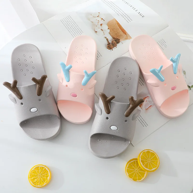 

Summer Home Slippers Women Indoor Flat Shoes 2019 Fashion Cartoon Design Lovers Bathroom Slipper Female Casual Slides SH021506