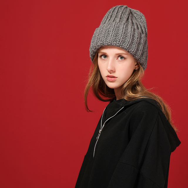 Warm and thick wool hat for women