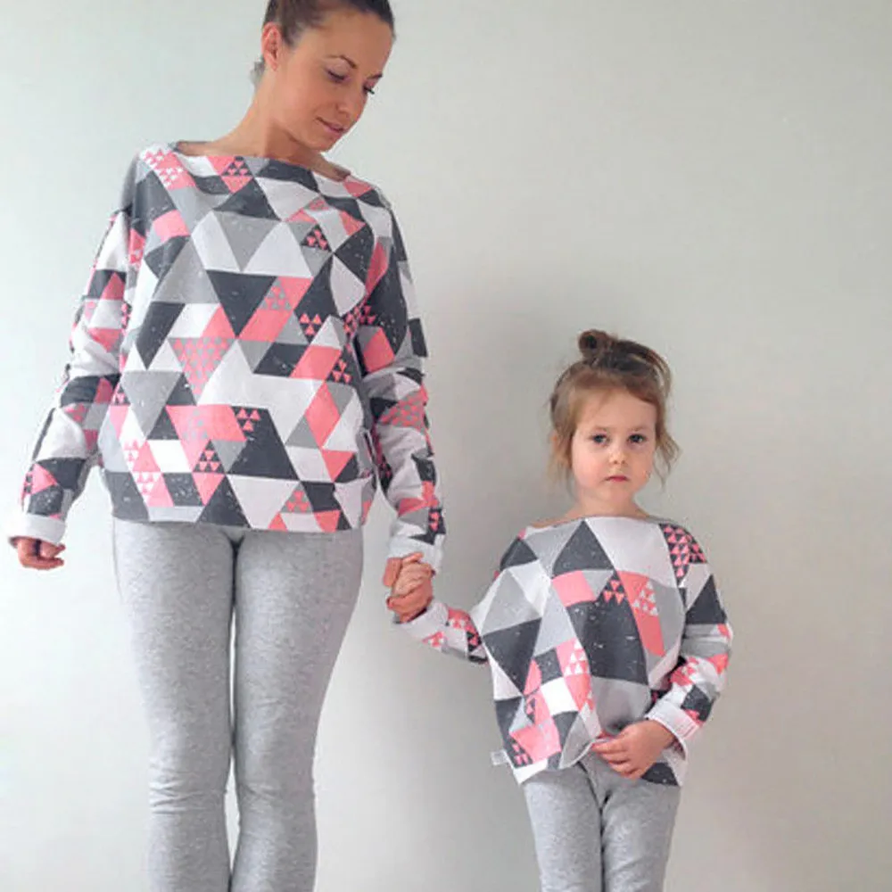 

Mommy Me T Shirt Mother Daughter Tops Clothes 2018 Fashion Brand Geometric Print Long Sleeves Shirt Tees Family Matching Clothes