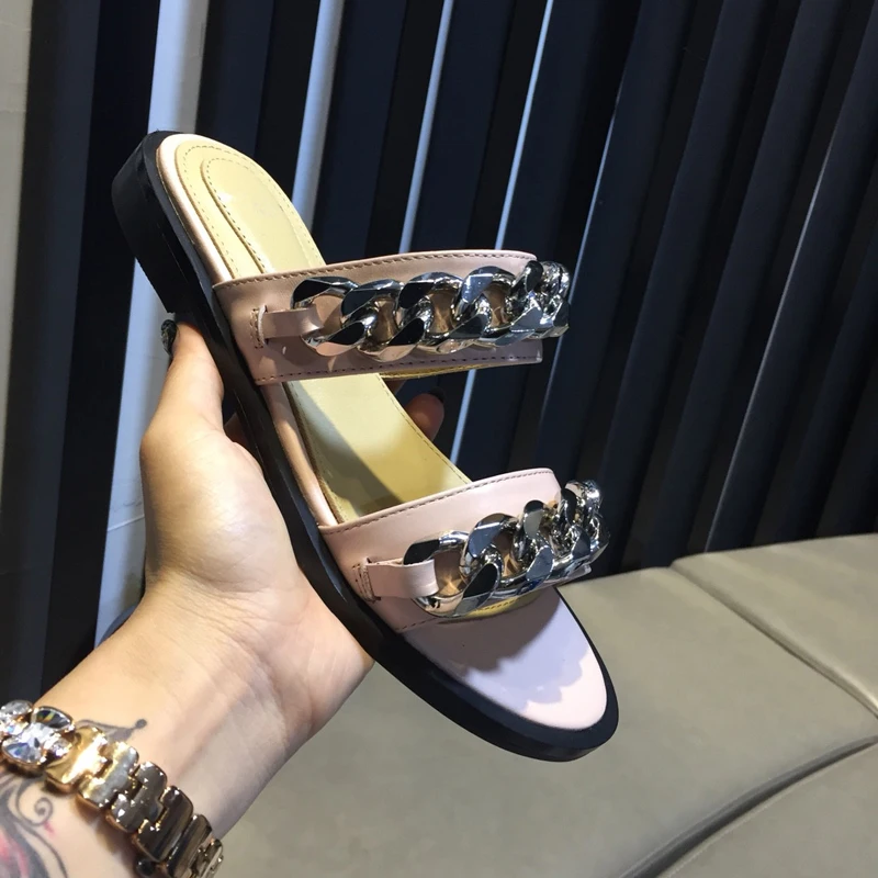 

2018 Slipper Woman Chain Metal Decor Women Shoes Open Toe Slides Low Heel Brand Designer Tide Cozy Shoes Girl Summer Beach Shoes