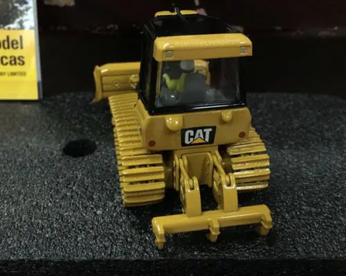 Весы 1/50 гусеничный трактор D5K2 LGP бренд DIECAST MASTERS #85281|caterpillar cat|tractor catcat tractors |