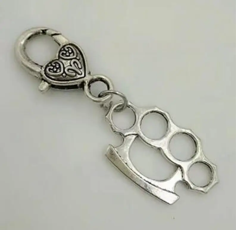

New Hot 1pcs/lot Fashion Vintage Silver Alloy Brass Knuckle Dusters Charm Keychain Gifts Fit Key Chains Accessories Jewelry
