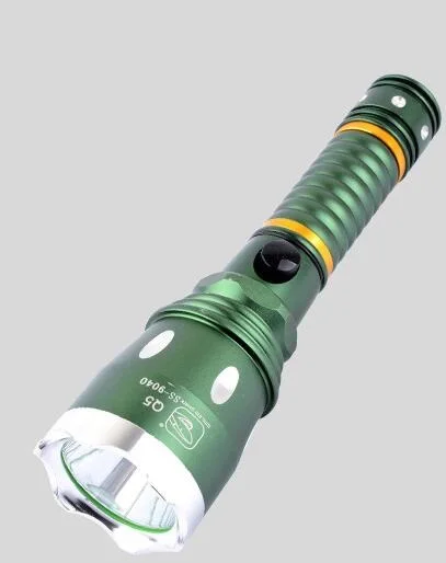 Светодиодный фонарик CREE Q5 из сплава с концентрированным освещением дальнего