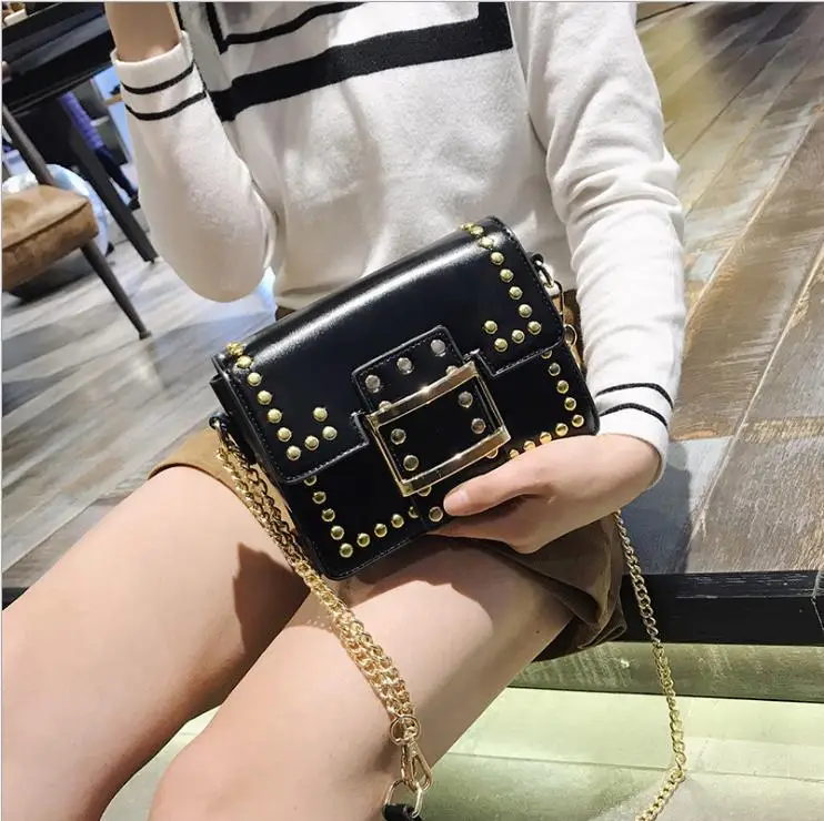 Роскошные Сумки Для женщин дизайнер сумка известная марка Crossbody клатч Заклёпки