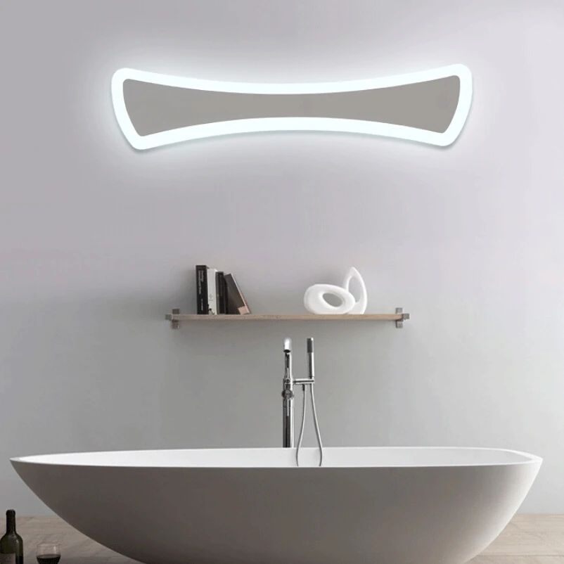 Moderne Spiegel. Inrichting Witte Slaapkamer Met Zwarte Spiegel ... Moderne Spiegel. Inrichting Witte Slaapkamer Met Zwarte Spiegel ...