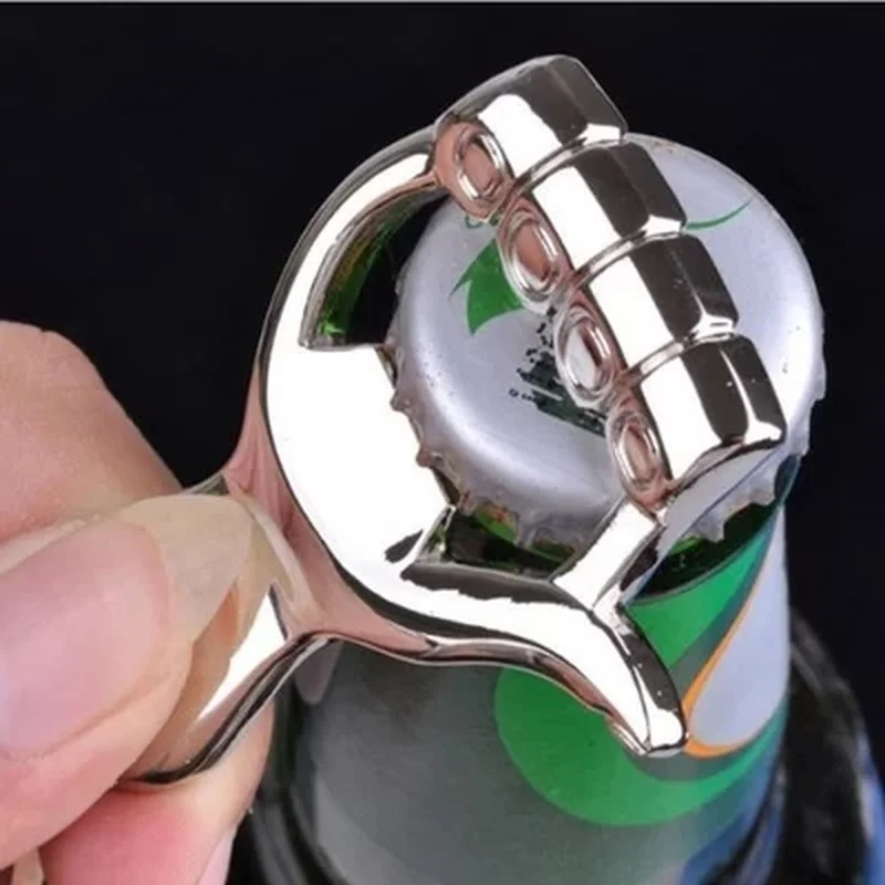 

Creative zinc alloy bottle opener Keychain Metal pendant Beer Bar Kitchen Cooking Tool Unique Gift