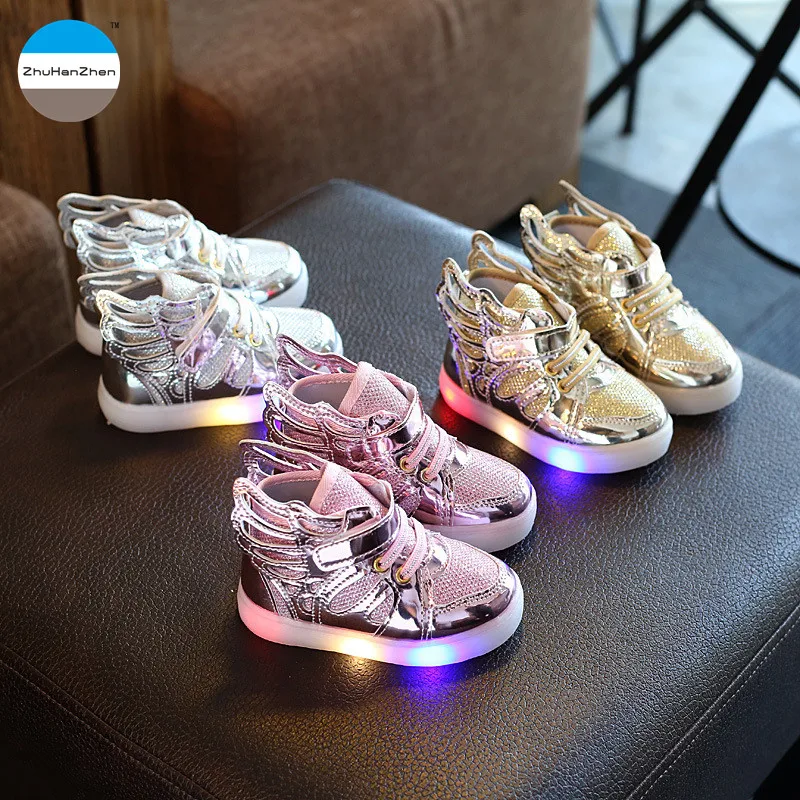 

2019 Fashion glowing kids boots cartoon baby boy and girl casual sport shoes LED lights kids sneakers toddler princess shoes