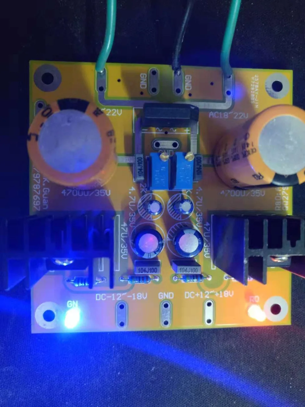 

LM317 LM337 Positive and Negative Linear Regulated Power -Supply Board