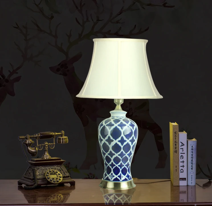 China Antique Living Room Vintage Table Lamp Porcelain Ceramic Table Lamp wedding decoration round table lamp (2)