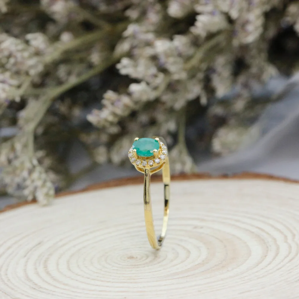 Lasamero овальным вырезом 0.25ct драгоценный камень природный изумруд Halo алмаз акценты 18 К желтого золота Винтаж Юбилей Обручение кольцо