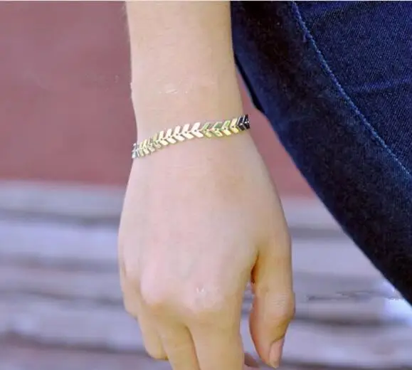 

S 161 Aircraft shape chain bracelet 2018 fashion hot summer spine fish chain jewelry accessories ladies gifts factory direct