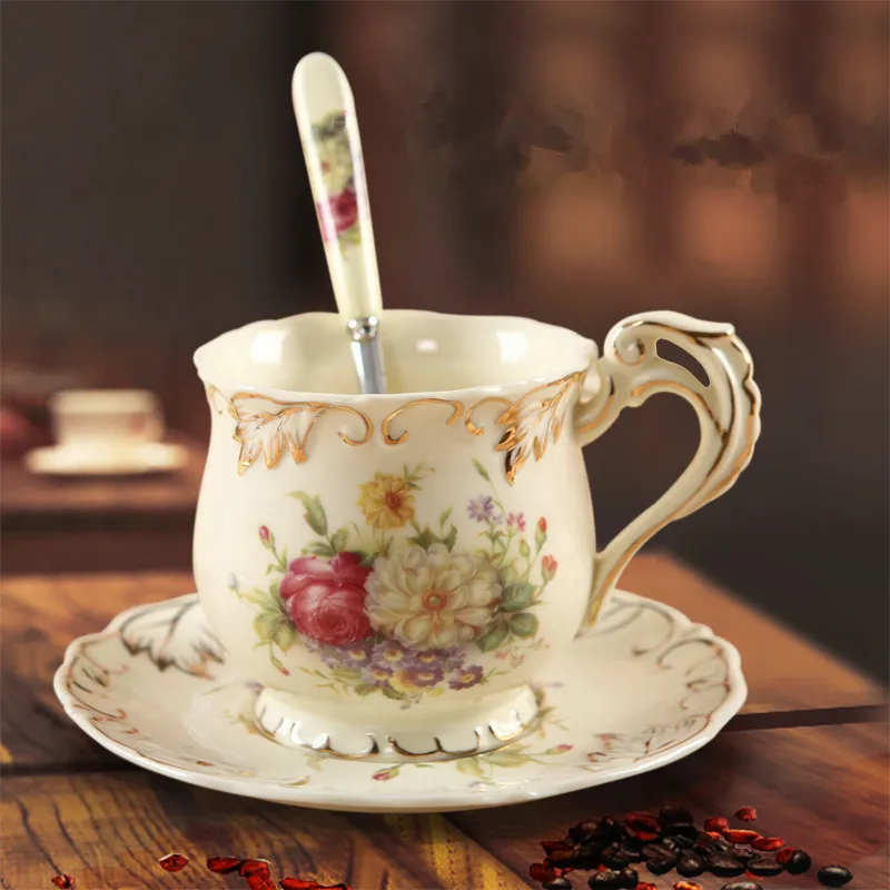 British Top-grade Tea Cup And Saucer Set Chinese Ivory Ceramic Coffee Cups Set Ceramic Advanced Porcelain Cup for Wedding Gifts British Top-grade Tea Cup And Saucer Set Chinese Ivory Ceramic Coffee Cups Set Ceramic Advanced Porcelain Cup for Wedding Gifts