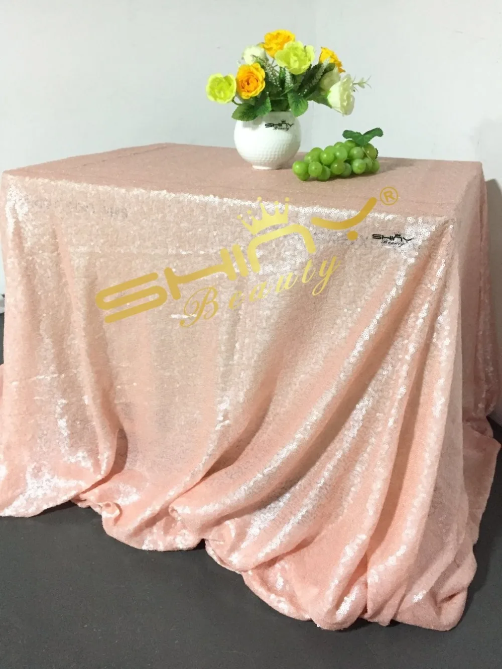 pink sequin tablecloth (1)