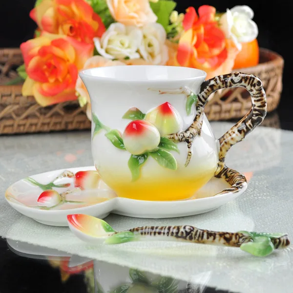 

New Arrival Peach Coffee Cup Colored Enamel Porcelain Bone China Tea Mug With Saucer And Spoon Creative Gift Caneca Copo 185ml