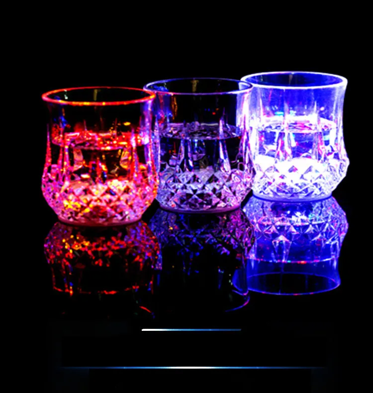 

LED Cup Flashing Shot Glasses Water Induction Flashing Luminous Light Up Heron Fox Wine Coffee Set for Bar Party