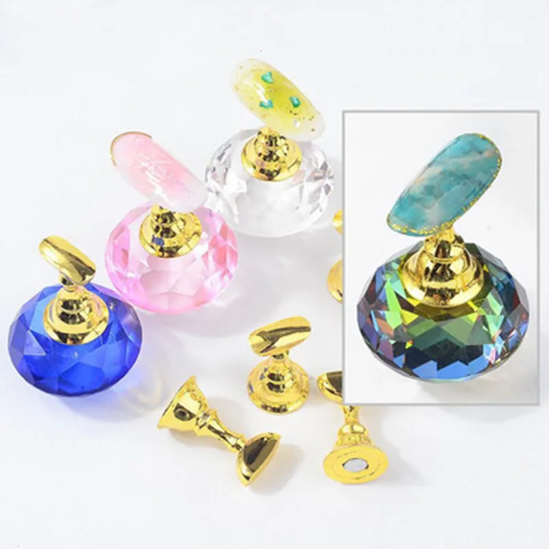 

New 1Pc Magnetic Nail Holder Practice Training Display Stand Acrylic Crystal Holders Alloy False Tip Salon DIY Manicure Tools
