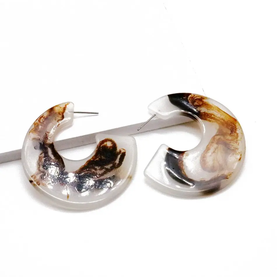 

Free Shipping Geometric Brown White Mixed Resin Cute Stud Earring