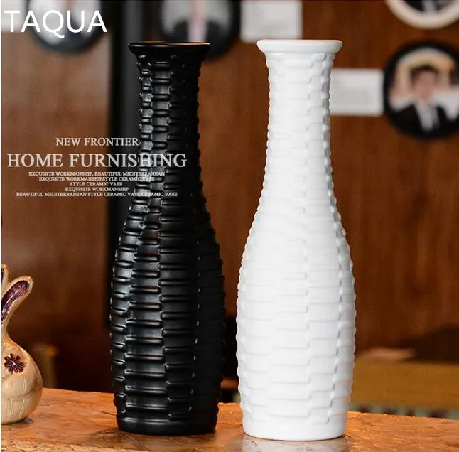 

TAQUA Modern ceramic landed vases black and white artefacts and two color handicraft decoration