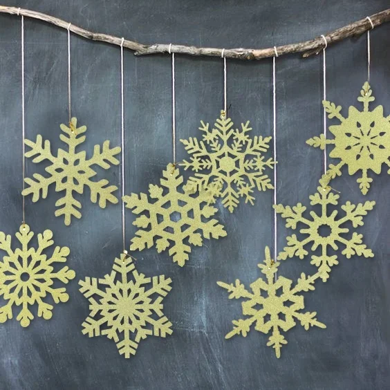 

Pack of 8 Gold Snowflake Wall Hanging Decoration Snowflake Confetti for Christmas Wedding Christmas Ornaments Table Scatter