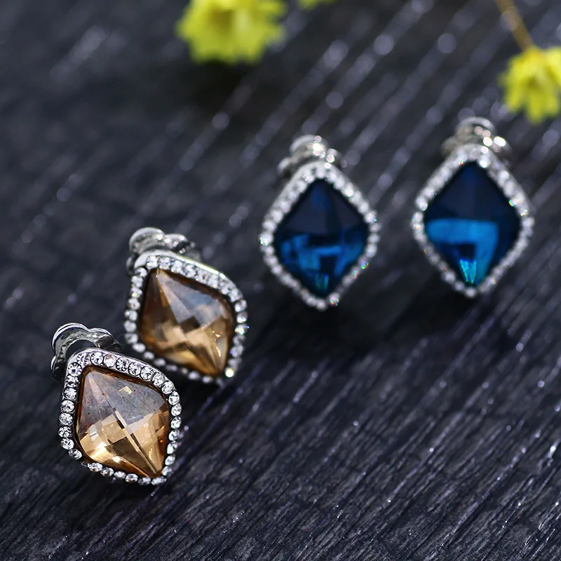 

Grace Jun Korea Style Vintage Rhinestone Crystal Rhombic Shape Clip on Earrings Without Piercing for Women No Ear Hole Ear Clip