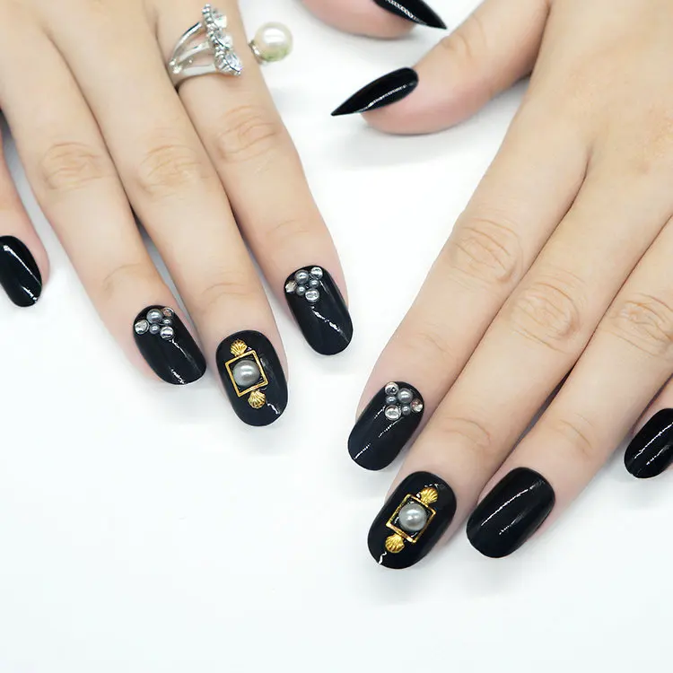 

24 Pcs Rivets Rhinestone Fake Nails Wine red Black Purple Artificial Nail Nomal Oval Press on Nail tips for Home Office Party