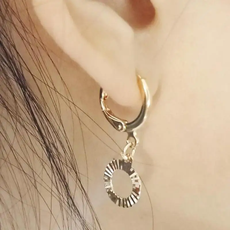

New Earrings Fashion Personality Circle Rivets Best Selling Simple Popular Gold Geometric Earrings Wild Jewelry Wholesale