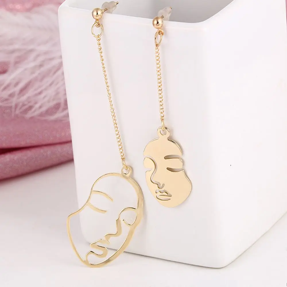 

1pair New Arrival Abstract Stylish Hollow Out Face Dangle Earrings Girls Statement Drop Earrings Statement Tassel Earrings