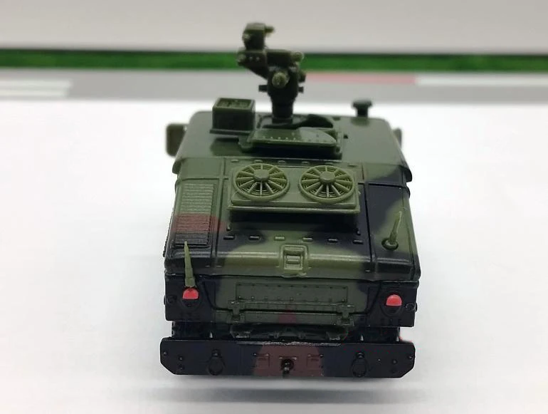 AM 1: 72 Американский M1046 HMMWV вооруженных модель SUV Сборная модель из сплава подарок к празднику