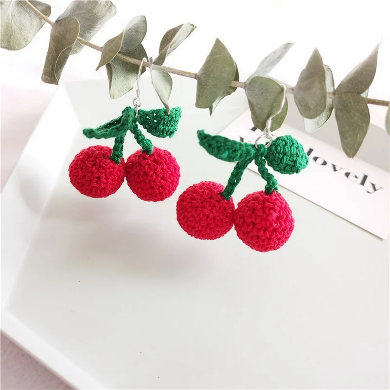 YWUULI, милые корейские вязаные шерстяные серьги-Вишенки с фруктами для женщин, милые висячие серьги, модное ювелирное изделие, рождественский подарок, MJ148