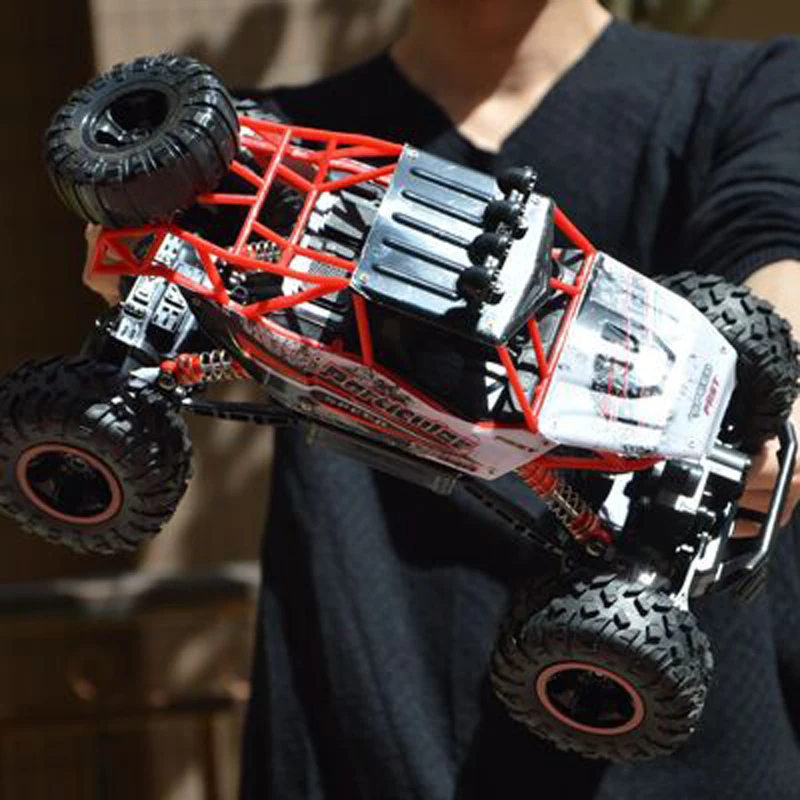 

1:12 4WD Cars 37cm Gold Metal 2.4GHZ LED Light Radio Control RC Trucks Model High Speed Trucks Off-Road Trucks Toys for Children