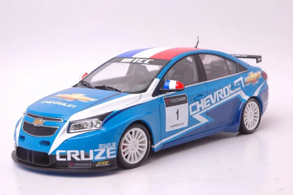 

1:18 Diecast Model for Cherolet Chevy Cruze WTCC 2011 Gold Racing Car Alloy Toy Car Miniature Collection Gifts