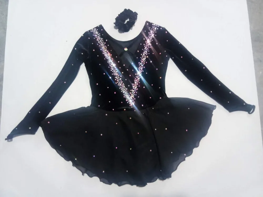 

Free shippingBlackBeautiful Rhythmic Gymnastics LeotardsSD812