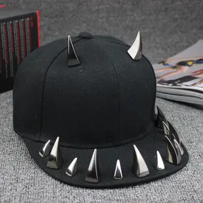 Шипами заклепки ногтей ручной работы змеиной кожи роскошные брендовые Snapback для женщин мужчин белый черный новинка бейсболка Шляпы - Цвет: 64