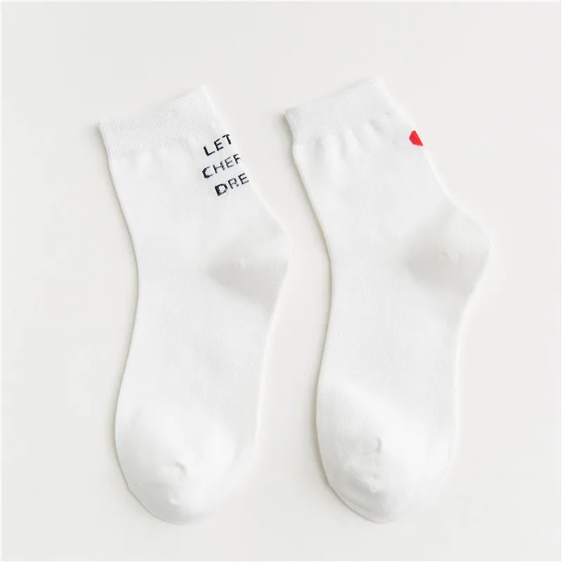 Женские носки Осенние новые модные стильные хлопковые дезодорирующие носки персональные буквы сердца милые короткие длинные носки для женщин - Цвет: Белый
