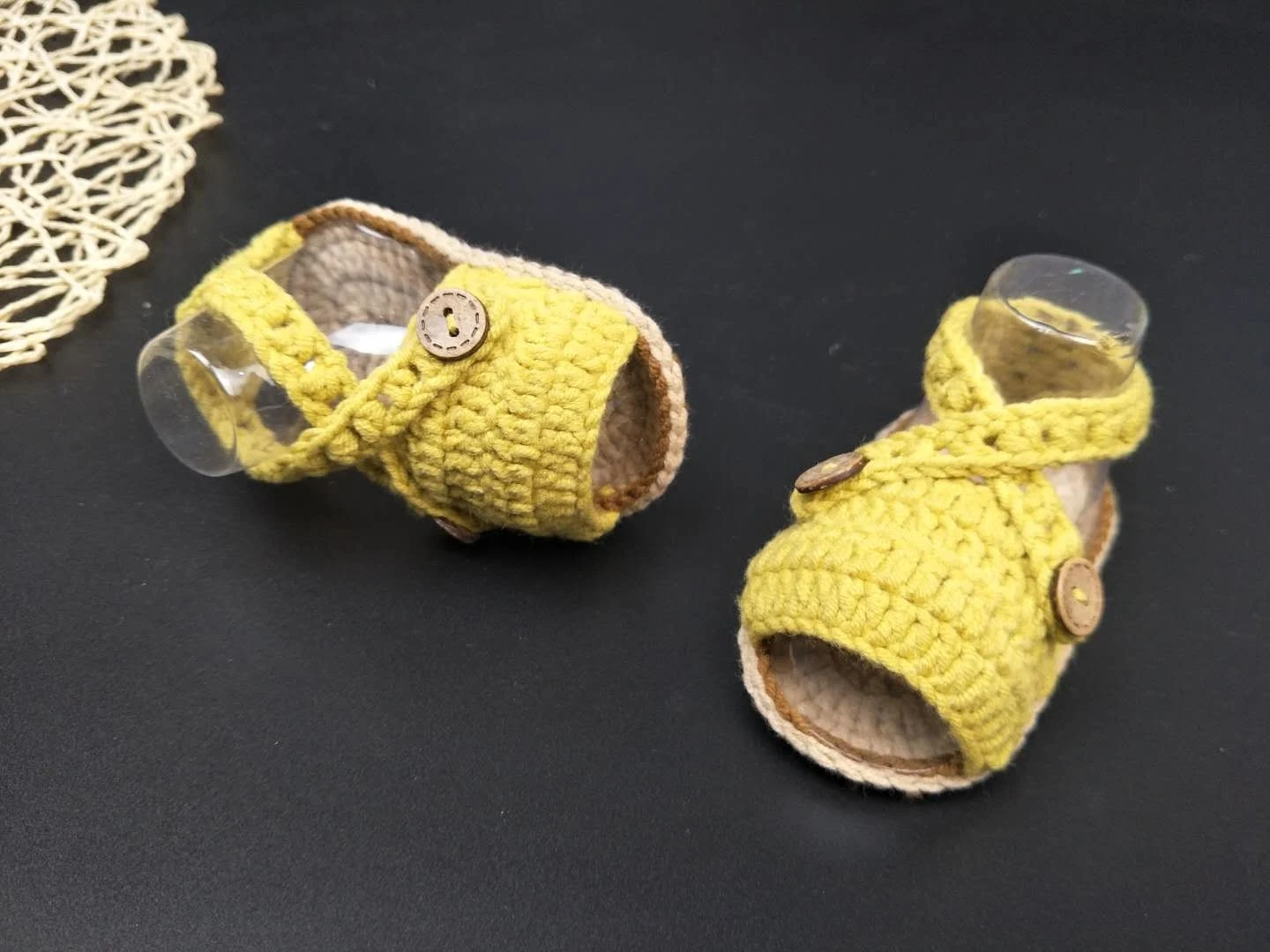 QYFLYXUEHand Knitted Baby Wool Sandals, 0-1 Year Olds, Buckles, Soft Floor Shoes, Newborn Floor Socks Summer.