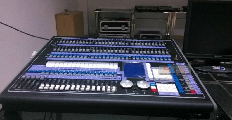 Avolites pearl 2010