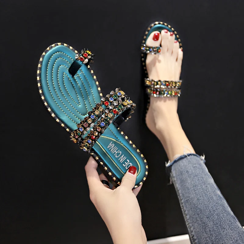 

2019 new Korean fashion wild beach slippers women wear summer beach shoes pin feet rhinestone flip flop sandals women slippers